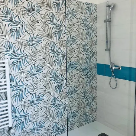 بيت ضيافة A Due Passi Da Sansone